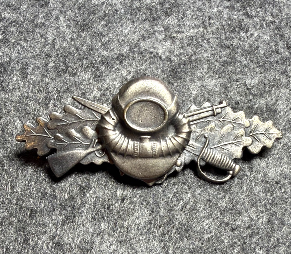 Vanguard Industries U.S. Navy Seabee SCWS Qualification Badge Pin